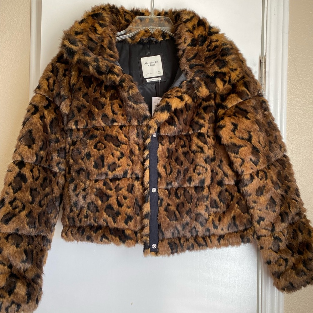 A&F Puffer Jacket - Picture 2 of 2